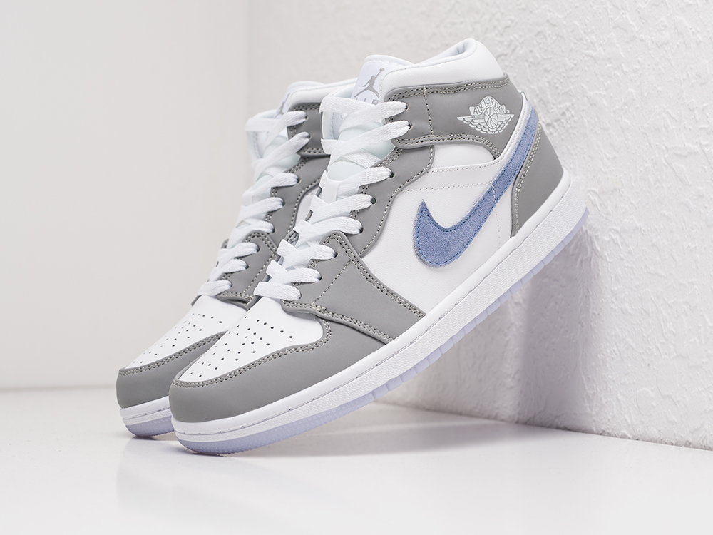 Кроссовки Nike Air Jordan 1 Mid